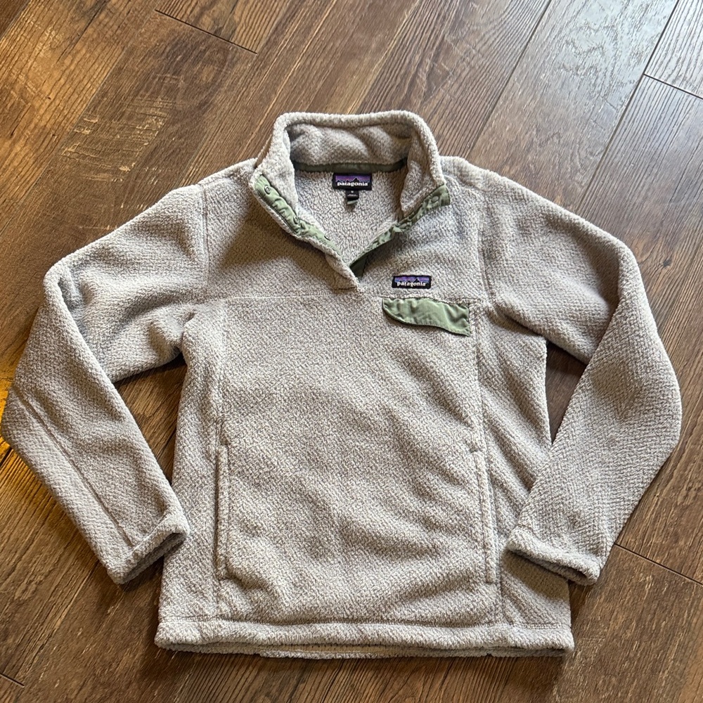 Patagonia Women’s Fleece Pullover, Gray/Green, Size Medium